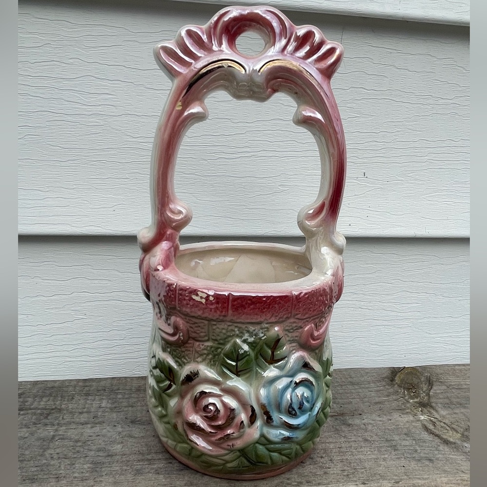 Vintage Lusterware Ceramic Porcelain Hand Painted Wishing Well Planter 10.5”